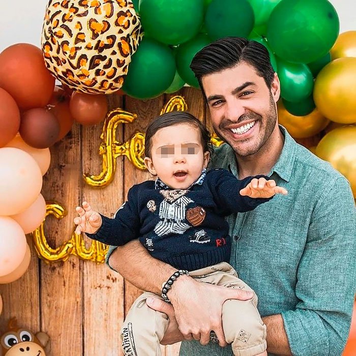 Miguel Torres, orgulloso de su pequeño en su cumple.