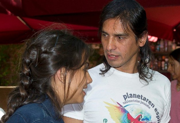 Lola junto a su padre, Carlos Orellana, en una imagen de 2013. 