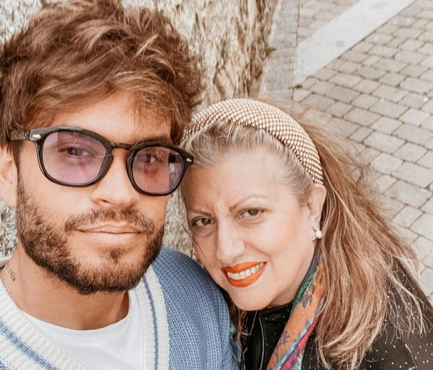 Rodri adora a su madre, periodista de profesión.