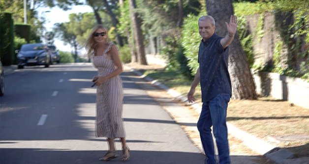 Ramón García y su exmujer saliendo de la que fue su casa (Imagen: Europa Press)