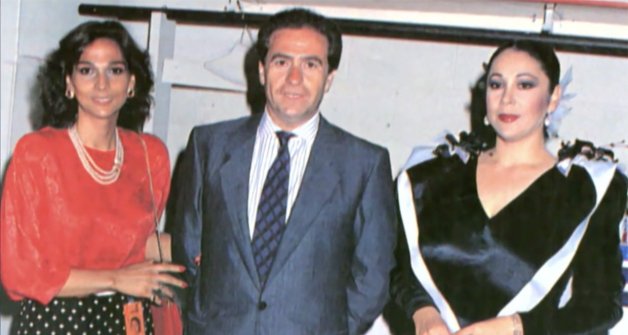 Charo con su marido, Tony Caravaca, e Isabel.