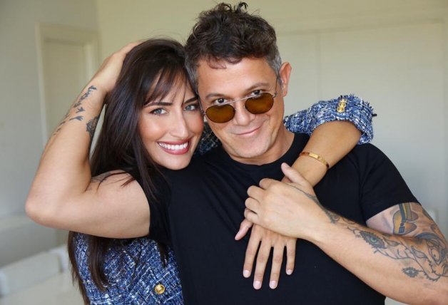 Alejandro Sanz y su novia, Rachel Valdés.