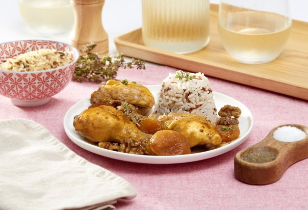 Pollo con nueces y albaricoques 