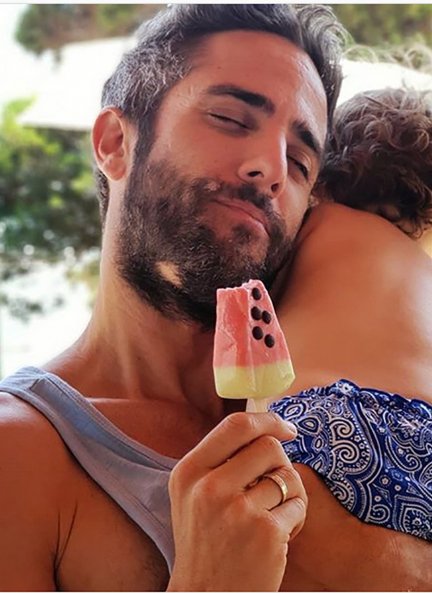 Amor incondicional. Es lo que dice que siente Roberto por su hija Lola, que es una pequeña muy cariñosa.