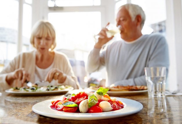 Comer alimentos antioxidantes alarga la vida.