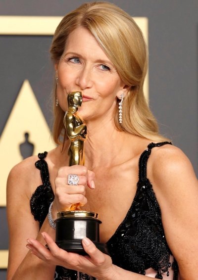 laura-dern-oscar_10_400x566