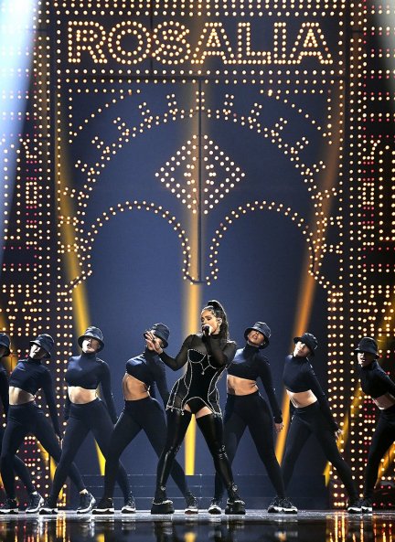 La cantante en la coreografía para la gala de la MTV.