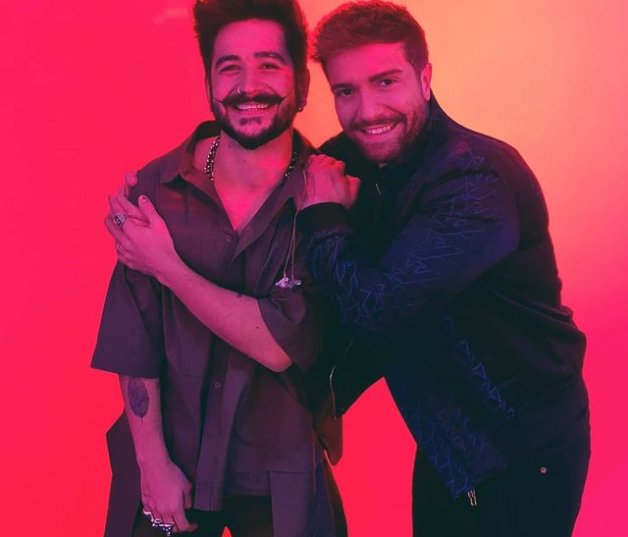 Pablo Alborán con el cantante Camilo.