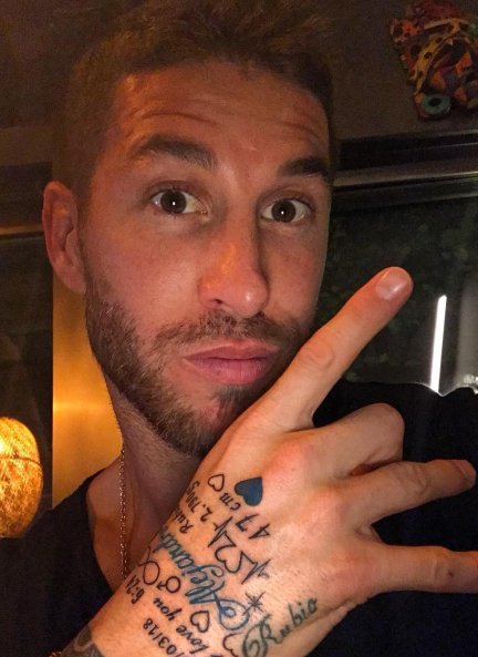 Sergio Ramos se tatúa en honor a su hijo Alejandro.