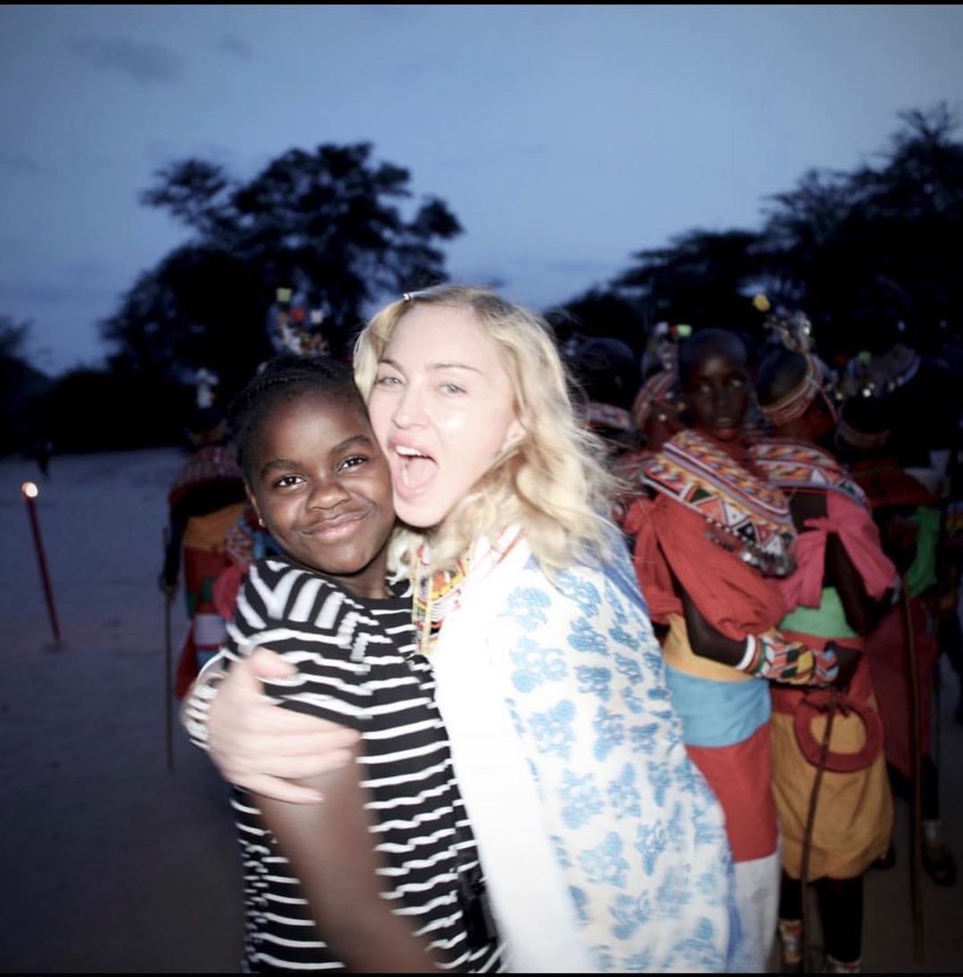 Madonna y su hija Mercy James.