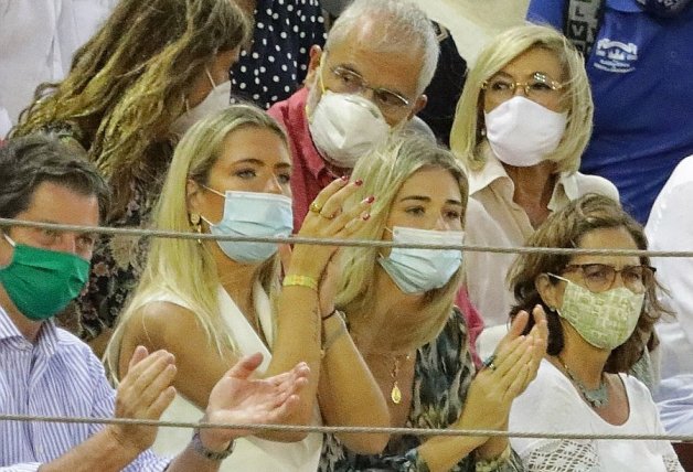 Ana Soria durante la corrida de toros de Enrique Ponce, en Huelva.