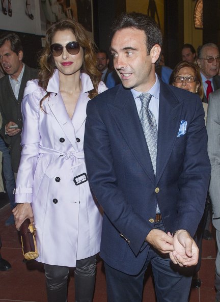 Enrique Ponce y Paloma Cuevas juntos en un acto público en 2014.