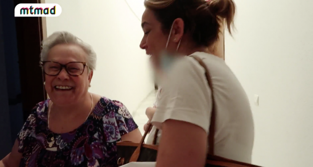 Toñi Moreno y su madre se reencuentran tras el confinamiento.