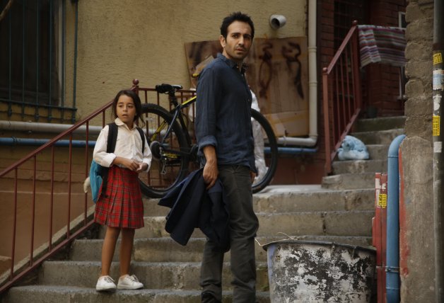 El padre y la niña protagonistas de 'Mi hija'.