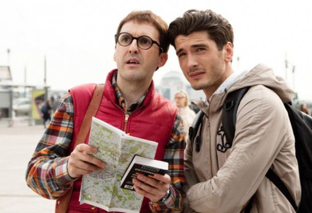 Yon González, con Julián López en un fotograma de la película 'Perdiendo el norte'.