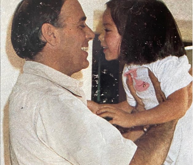 Tamara, junto a su padre, al que estaba muy unida.