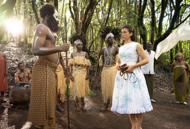 Amparo Piñero es Carmen, una muchacha que, en los 50, lo deja todo para irse a vivir a África.