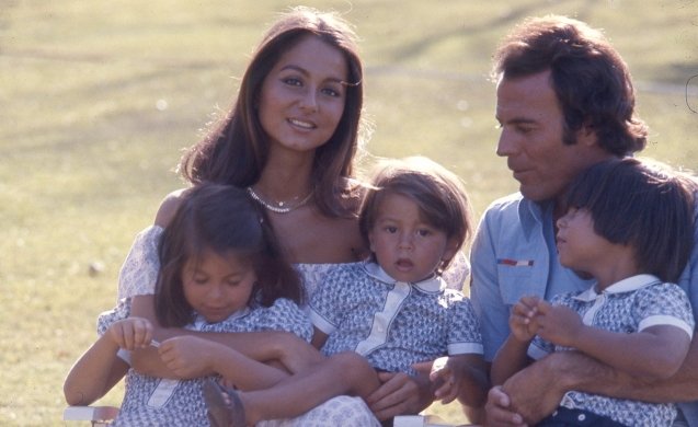 julio-iglesias-isabel-preysler-hijos_1_637x390