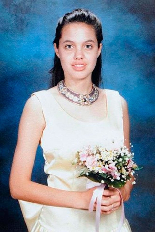 Angelina Jolie cuando iba al instituto.