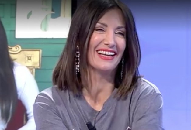 Nagore Robles momentos antes de recibir en el plató a su pareja, Sandra Barneda.