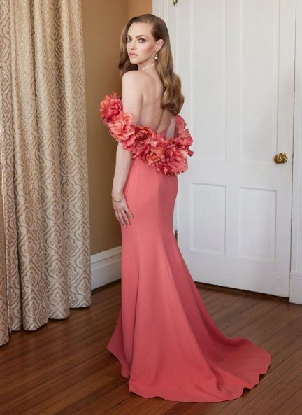 Amanda Seyfried, preciosa con un "look" de Oscar de la Renta.