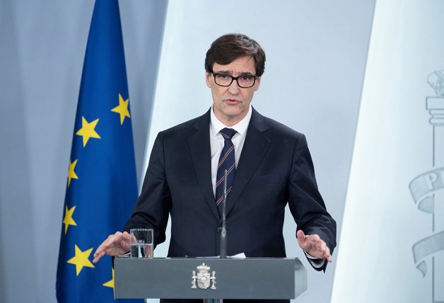 El Ministro de Sanidad, Salvador Illa, durante la rueda de prensa ofrecida este domingo en el Palacio de la Moncloa, en Madrid.