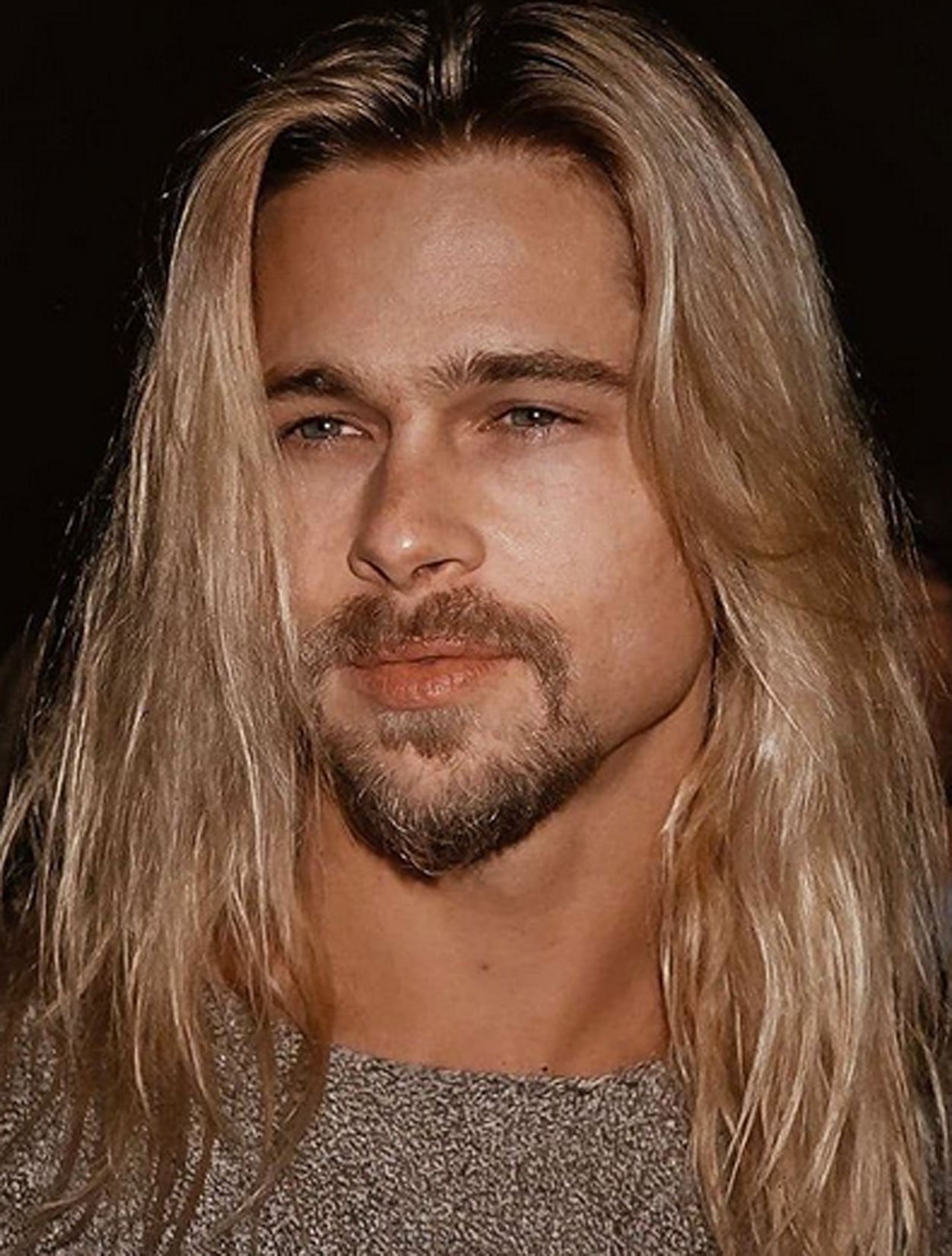 Brad Pitt dio el salto al cine con larga melena y perilla.