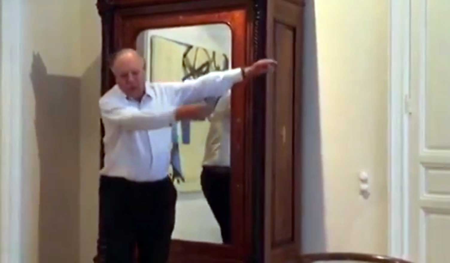 Vídeo de Carlos Falcó, marqués de Griñón, bailando en su residencia El Rincón.
