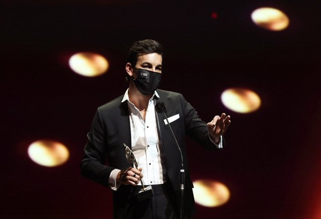 Mario Casas durante su discurso tras recoger el premio.