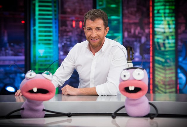 Pablo Motos trabaja junto a su familia en 'El Hormiguero'.