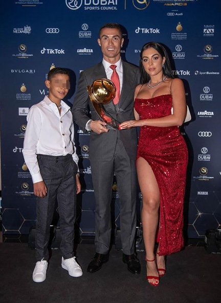 Cristiano, junto a su chica y su hijo, Cristiano Ronaldo Jr.