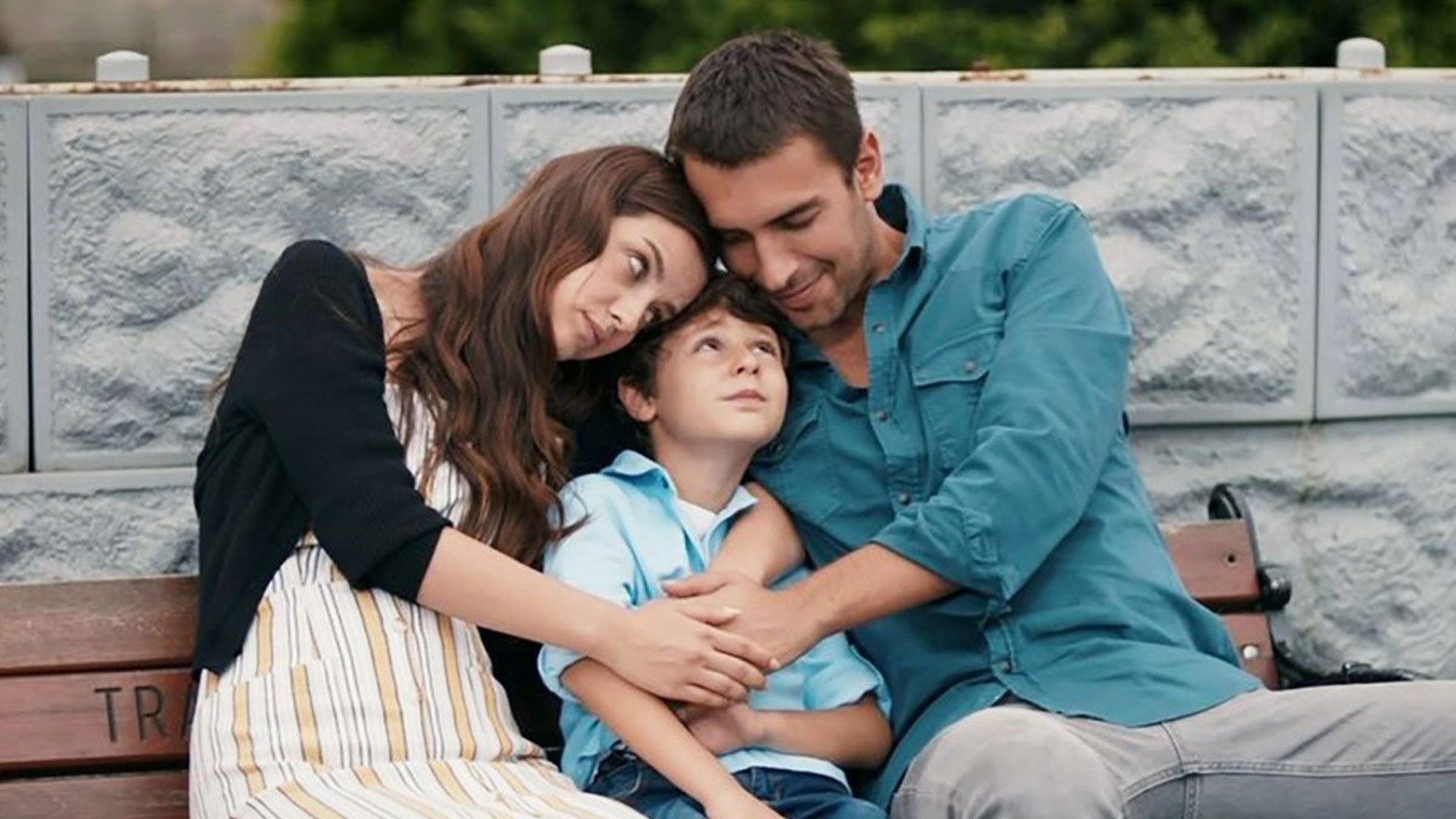 Imagen de los protagonistas de 'Fugitiva', telenovela turca que emite Nova.