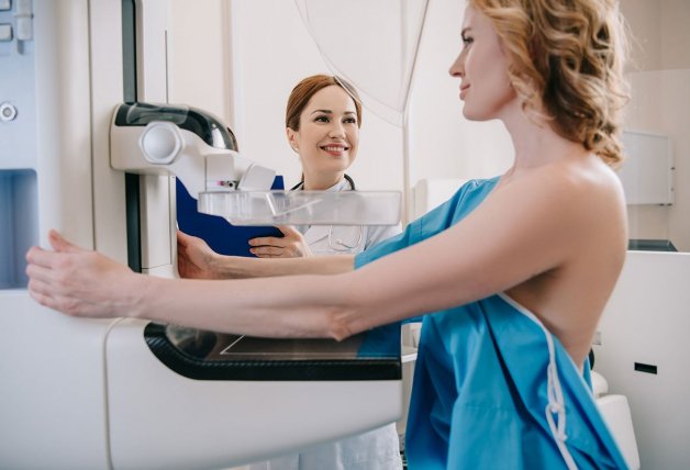 A partir de los 40 años es recomendable realizarse una mamografía anual. 