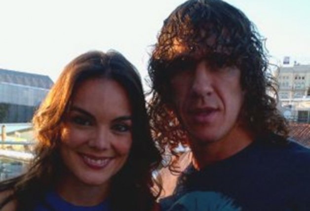 Mónica Carrillo y Carles Puyol, tras una entrevista para 'La Red de Mónica' (Atresmedia).