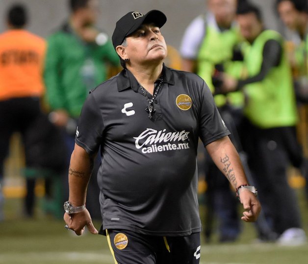Diego Armando Maradona durante un partido del equipo del que fue entrenador, los Dorados de Sinaloa.