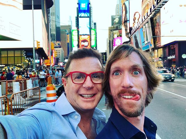 Ken y Jorge en Times Square, Nueva York, la ciudad donde se casaron por segunda vez hace casi cinco años.