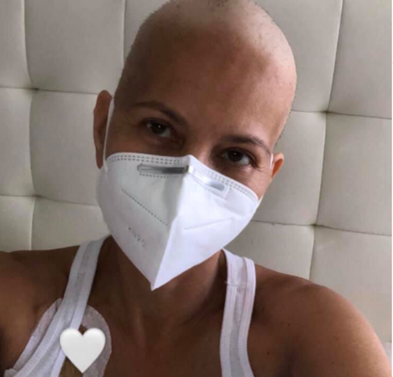 La actriz Vaitiare permanece en el hospital desde que se sometió a un trasplante en junio.