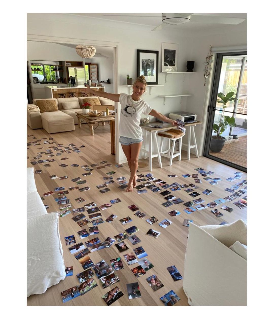 Elsa Pataky posa en su salón.