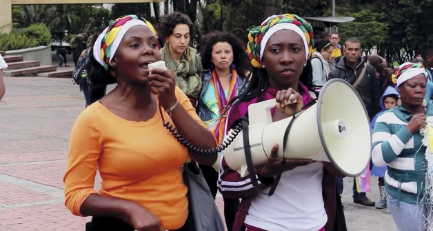 En una de sus primeras marchas contra las empresas mineras.