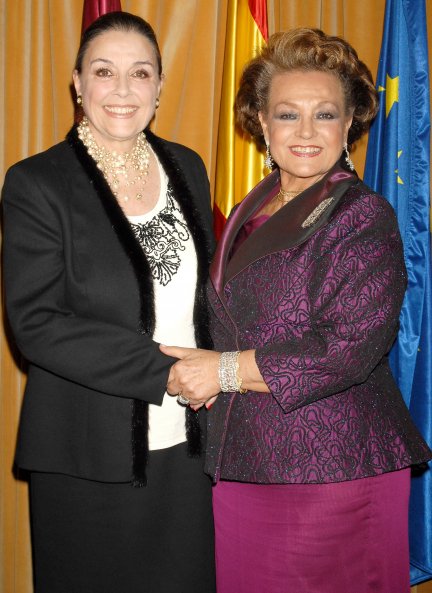 Mónica junto a nuestra querida Carmen Sevilla.