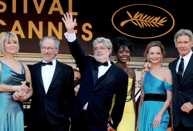 Harrison y Calista (a la derecha de la imagen) junto a George Lucas, Steven Spielberg y sus respectivas mujeres, en el Festival de Cannes en 2008.