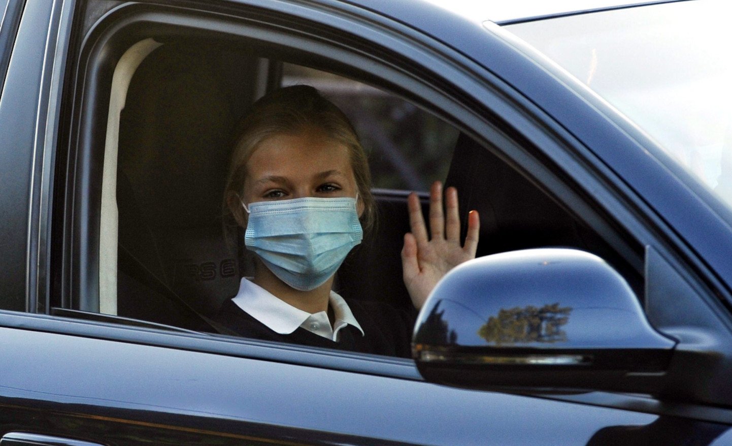 La Princesa de Asturias fue acompañada en coche por su padre, Felipe VI, al volante, y su hermana Sofía.