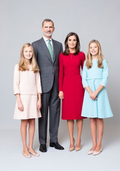 felipe-vi-letizia-leonor-sofia_10_400x566