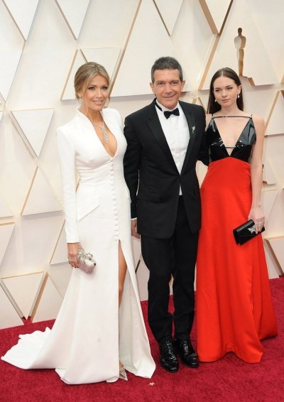 antonio-banderas-vestido-oscar-2020_10_400x566