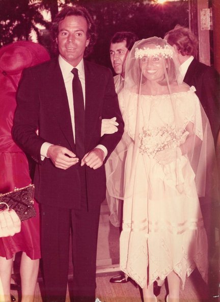 Julio Iglesias fue su padrino de boda en 1984.