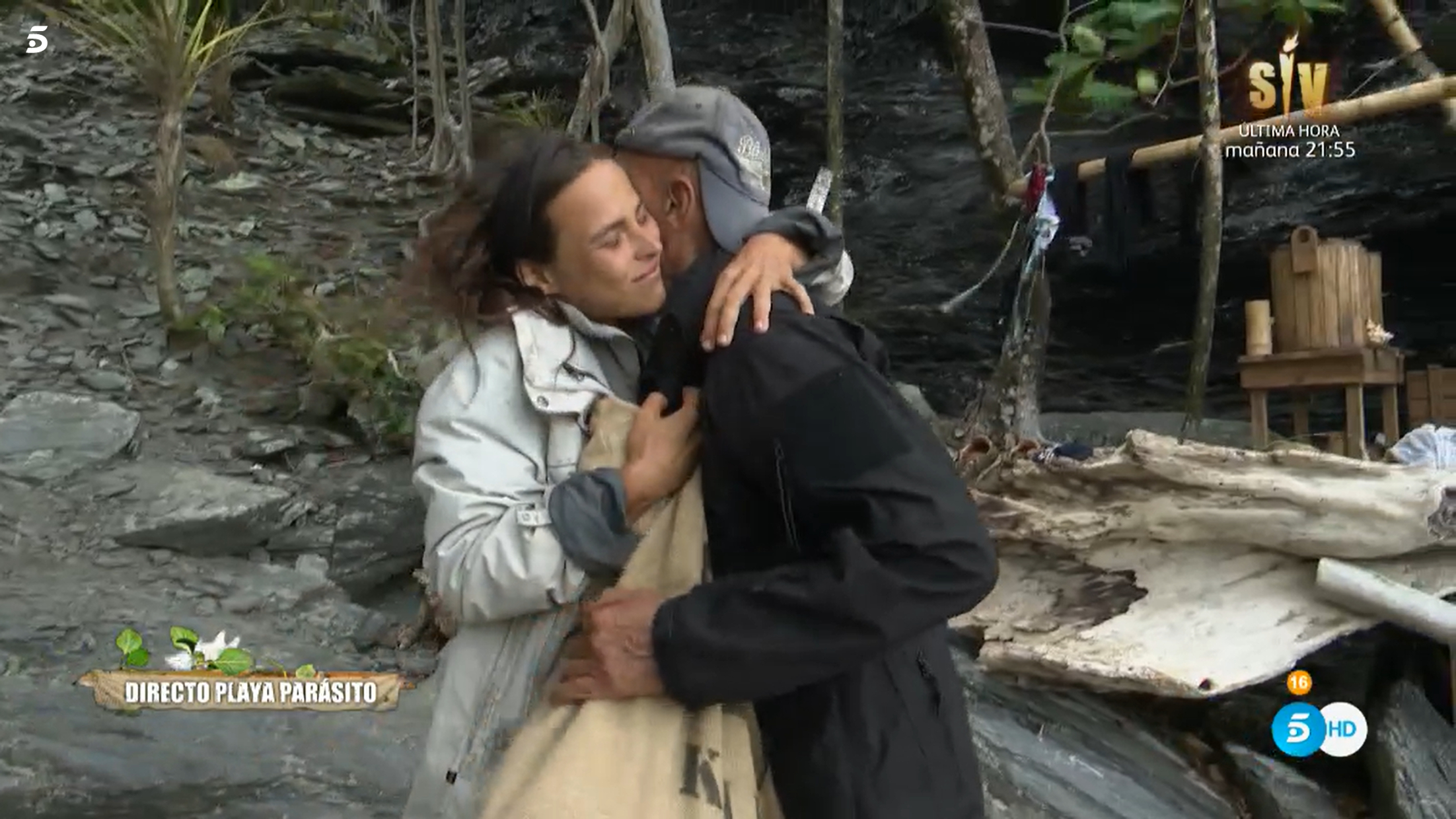 Marta Peñate y Kiko Matamoros se despiden en Supervivientes.