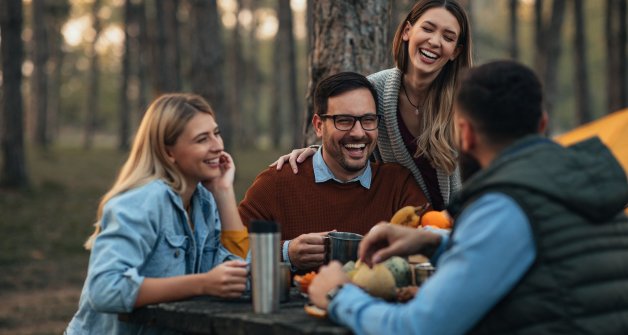 Distracciones. Intenta redirigir la atención y desviarla del propio cuerpo: planifica alguna salida, queda con amigos, juega con tus hijos, etc.