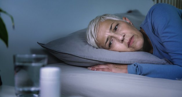 Mantener una correcta higiene del sueño y evitar alimentos y bebidas excitantes es clave para conseguir un descanso de mayor calidad.