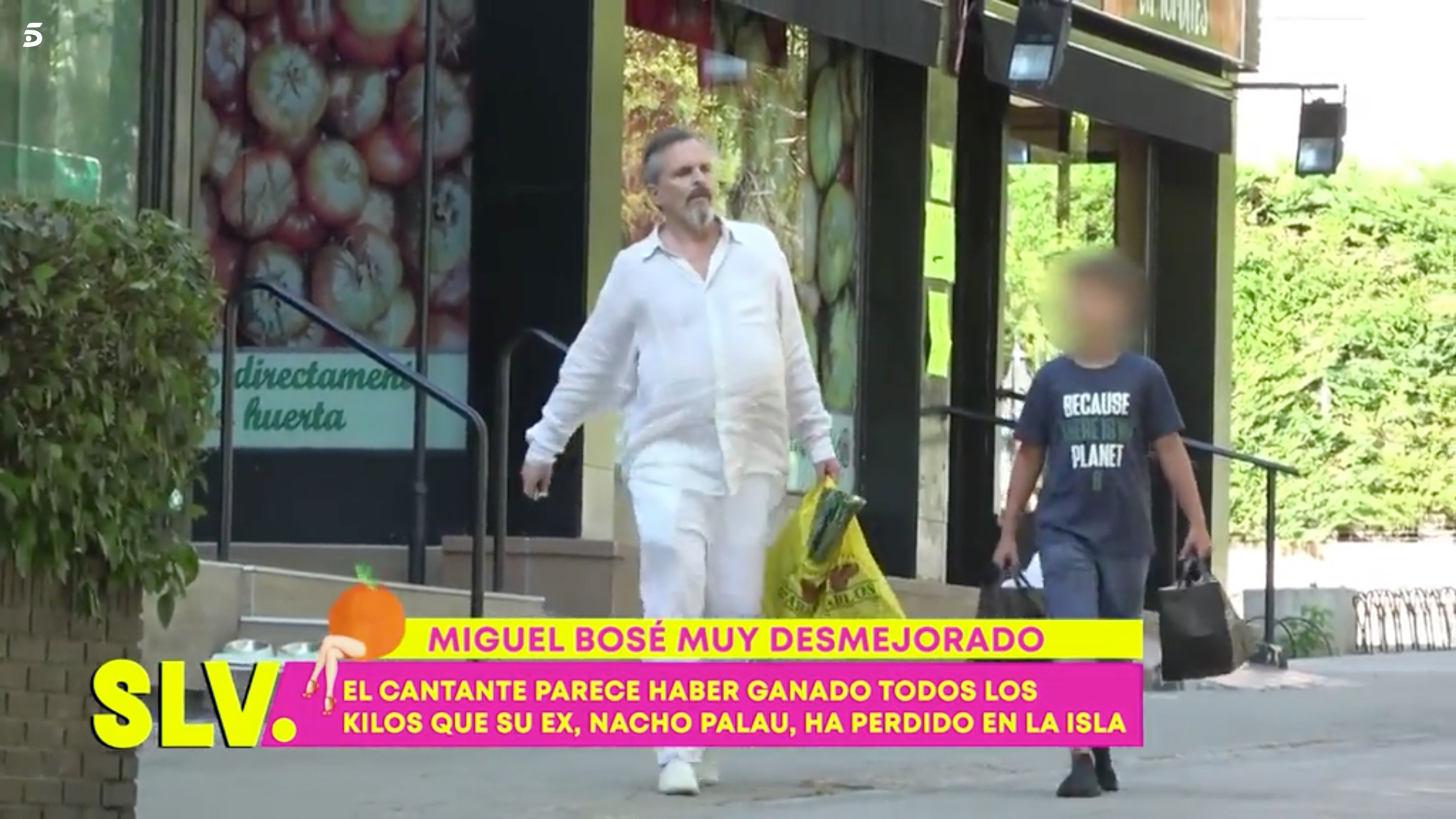 Miguel Bosé ha reaparecido en España con una nueva imagen.