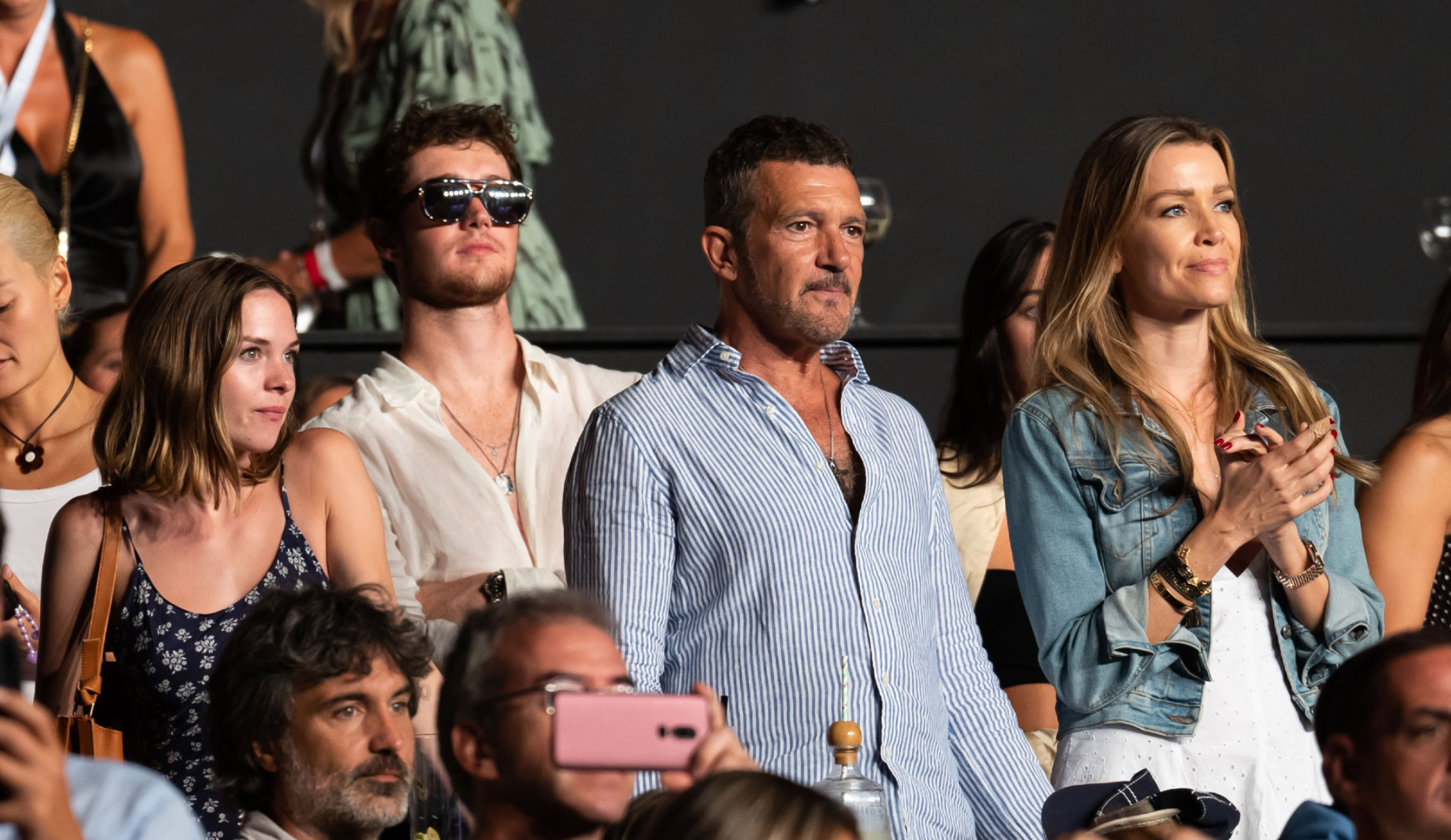 Antonio Banderas junto a su hija, Stella del Carmen, y su mujer, Nicole Kimpel.